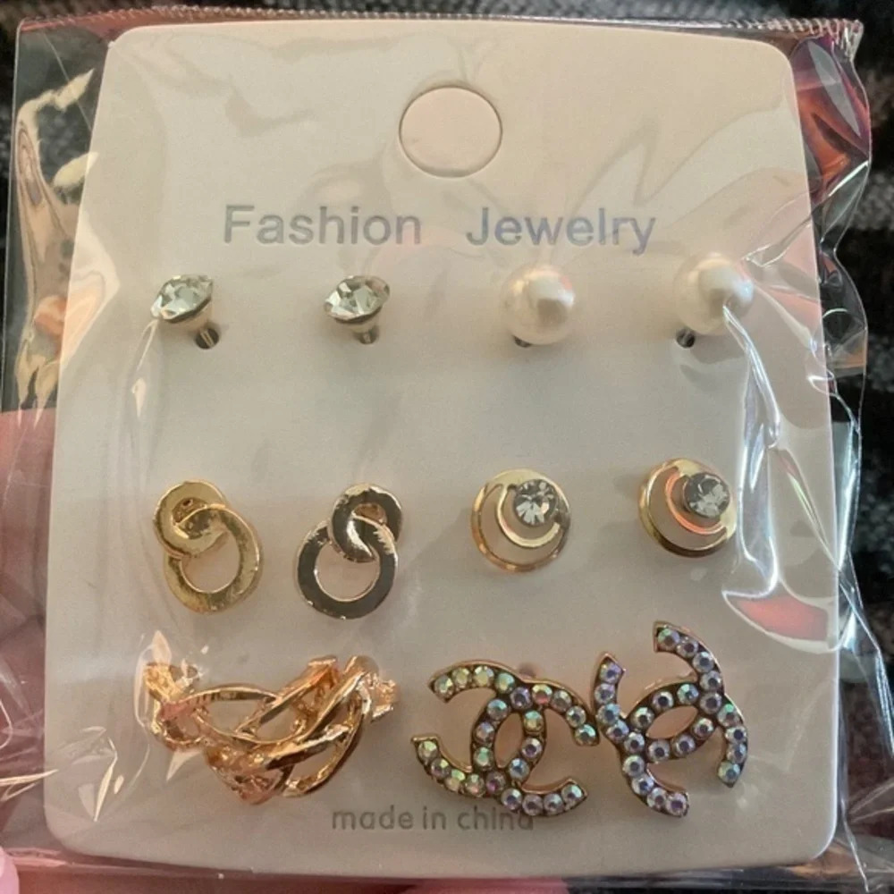 Fashion Jewelry Earrings 6 Pair in Gold Tone NEW
